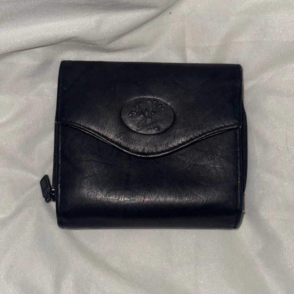 BUXTON LEATHER WALLET